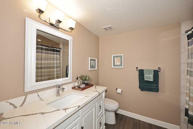 15221 N CLUBGATE Drive 1058, Scottsdale, AZ 85254