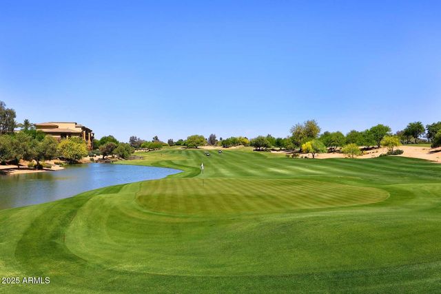 15221 N CLUBGATE Drive 1058, Scottsdale, AZ 85254