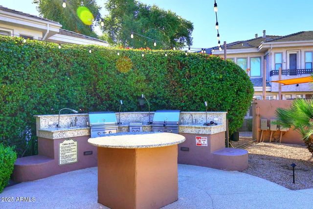 15221 N CLUBGATE Drive 1058, Scottsdale, AZ 85254