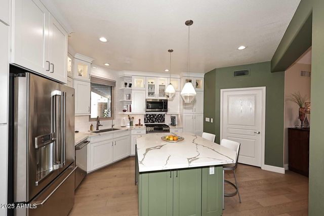 15221 N CLUBGATE Drive 1058, Scottsdale, AZ 85254