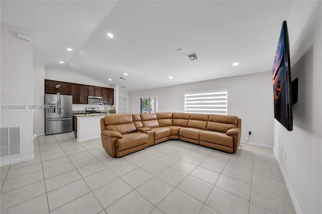 1105 NW 24th Pl, Cape Coral, FL 33993