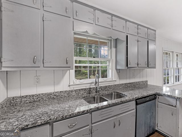 6663 Peacock Boulevard, Morrow, GA 30260