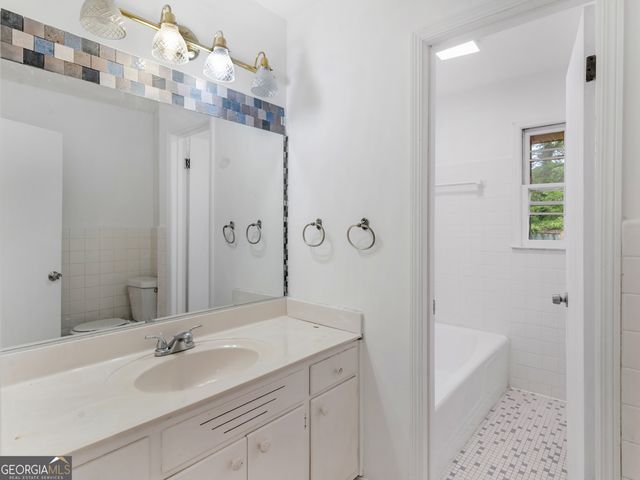 6663 Peacock Boulevard, Morrow, GA 30260