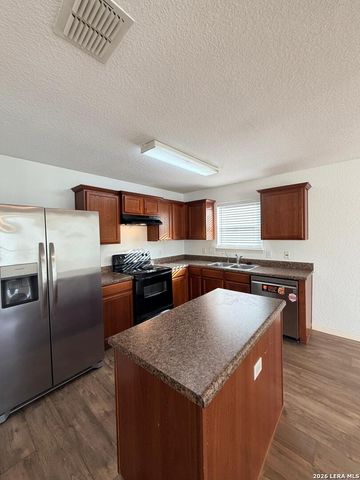 5651 Forest, San Antonio, TX 78252