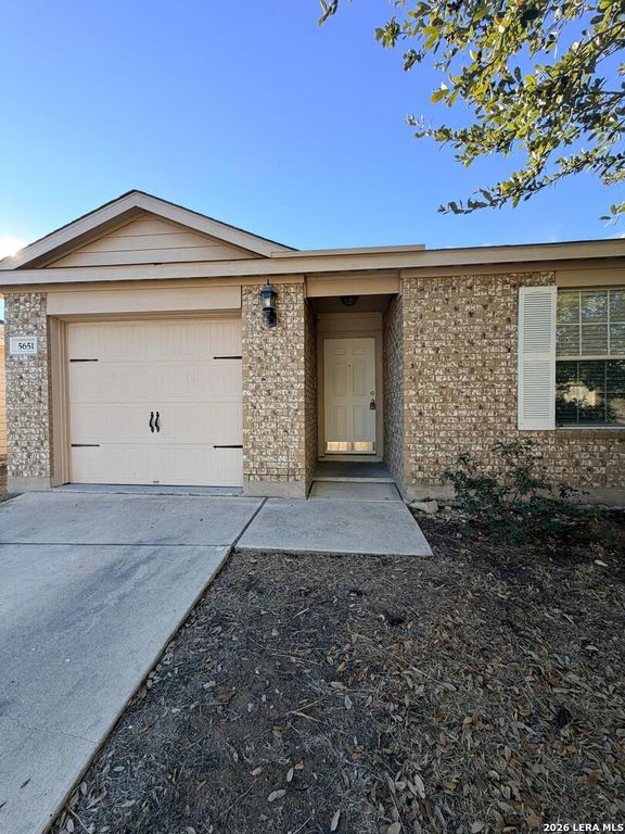 5651 Forest, San Antonio, TX 78252