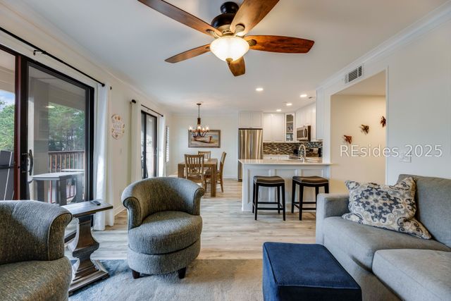 40 Folly Field Road 337, Hilton Head Island, SC 29928