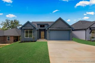 716 N 10th Street, Sapulpa, OK 74066