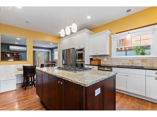 1402 2ND St, La Grande, OR 97850