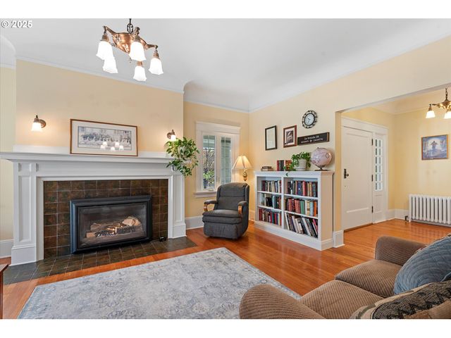 1402 2ND St, La Grande, OR 97850