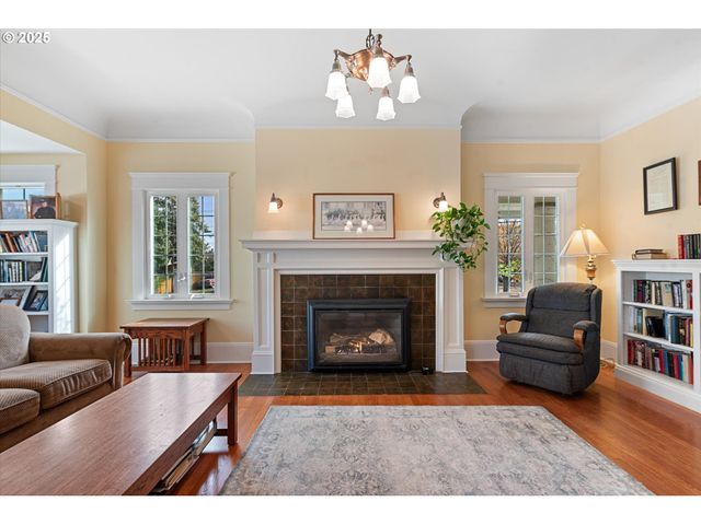 1402 2ND St, La Grande, OR 97850