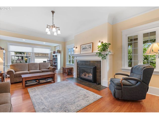 1402 2ND St, La Grande, OR 97850