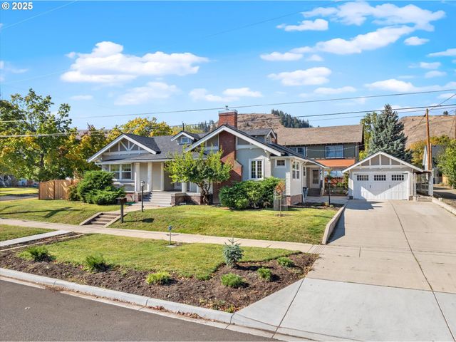 1402 2ND St, La Grande, OR 97850