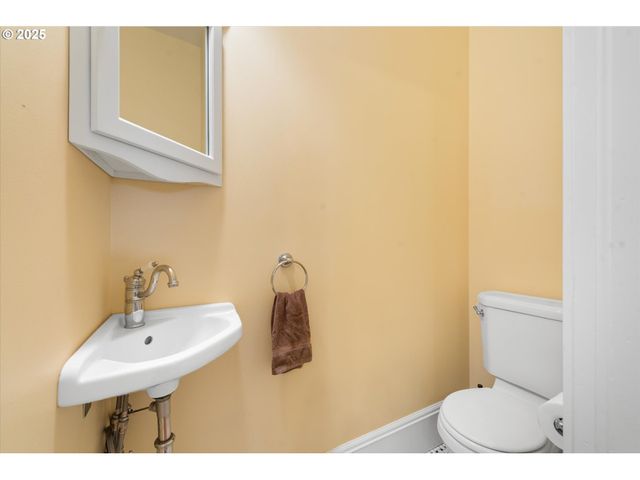 1402 2ND St, La Grande, OR 97850