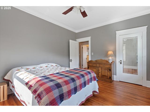 1402 2ND St, La Grande, OR 97850