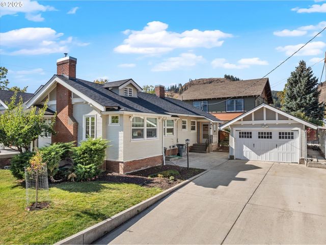 1402 2ND St, La Grande, OR 97850