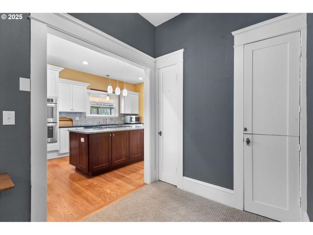 1402 2ND St, La Grande, OR 97850