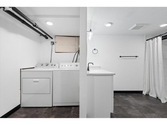 1402 2ND St, La Grande, OR 97850