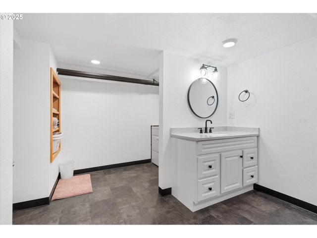 1402 2ND St, La Grande, OR 97850