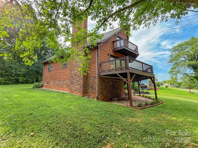 154 Cedar Road, Hickory, NC 28601