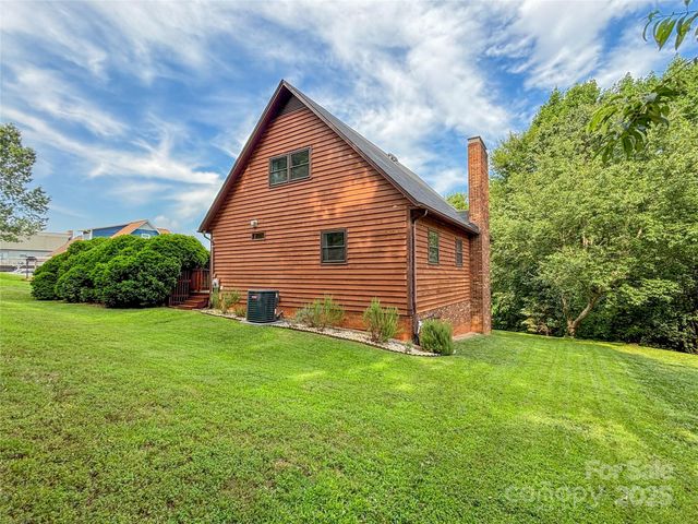 154 Cedar Road, Hickory, NC 28601