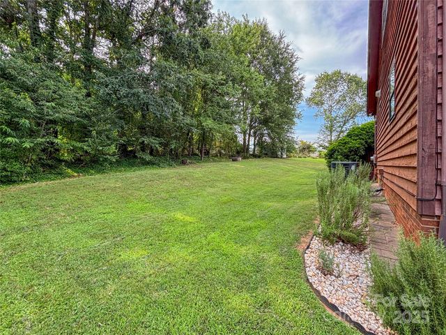 154 Cedar Road, Hickory, NC 28601