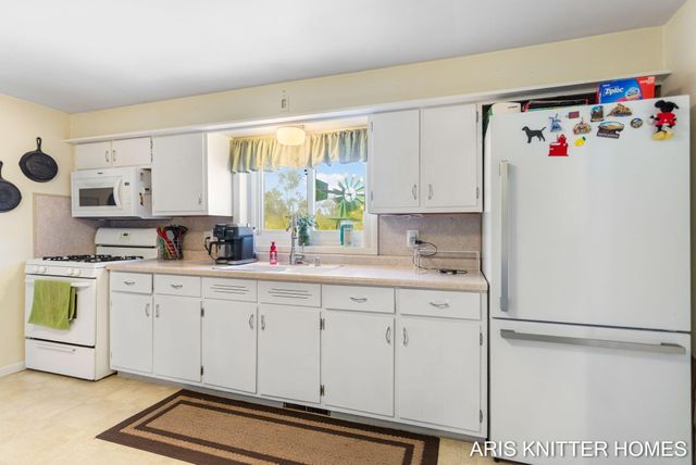 2756 Beeline Road, Holland Twp, MI 49424