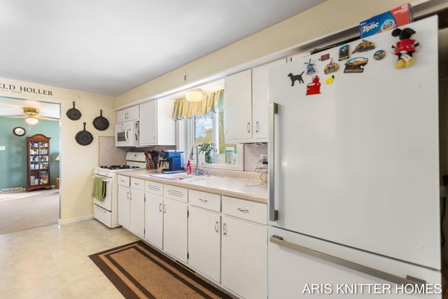 2756 Beeline Road, Holland Twp, MI 49424