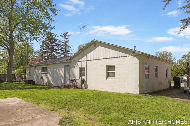 2756 Beeline Road, Holland Twp, MI 49424