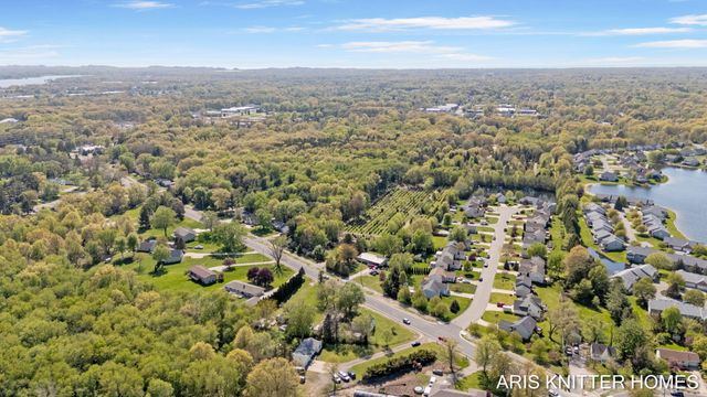 2756 Beeline Road, Holland Twp, MI 49424