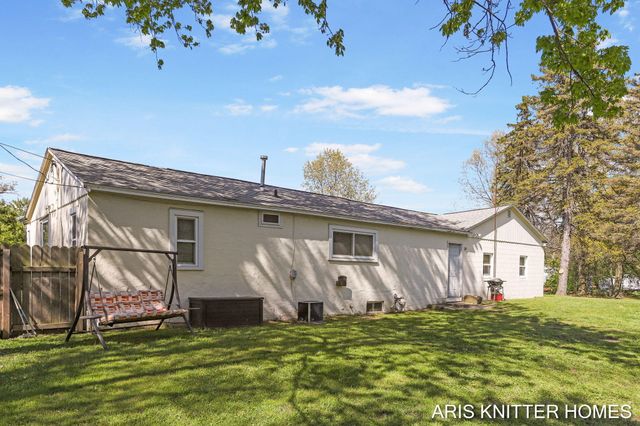 2756 Beeline Road, Holland Twp, MI 49424
