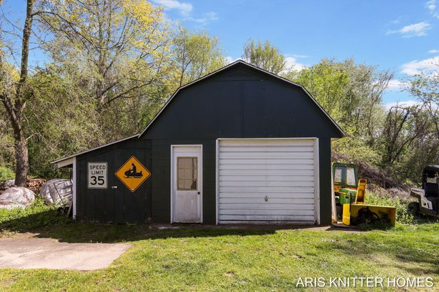 2756 Beeline Road, Holland Twp, MI 49424