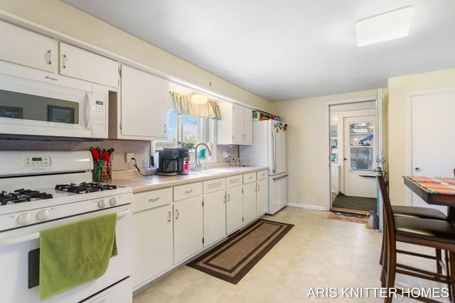 2756 Beeline Road, Holland Twp, MI 49424