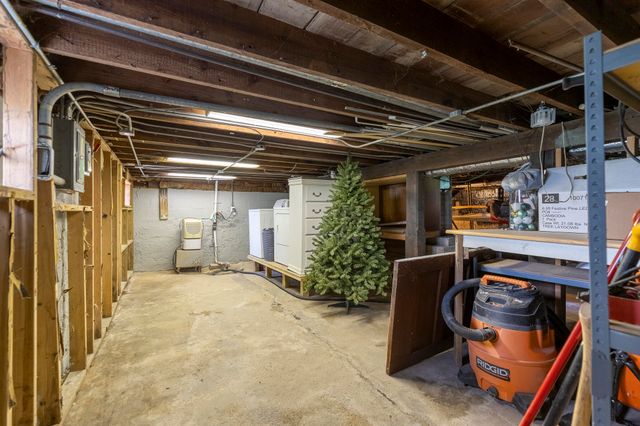 6269 Cleveland Street, Merrillville, IN 46410