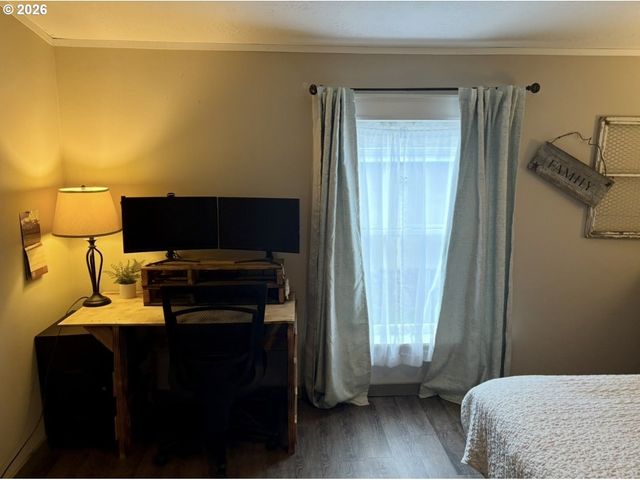 660 VILLAGE Dr 13, Molalla, OR 97038