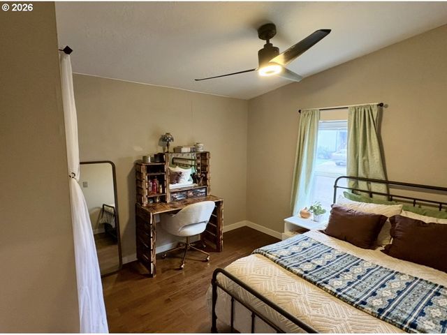 660 VILLAGE Dr 13, Molalla, OR 97038