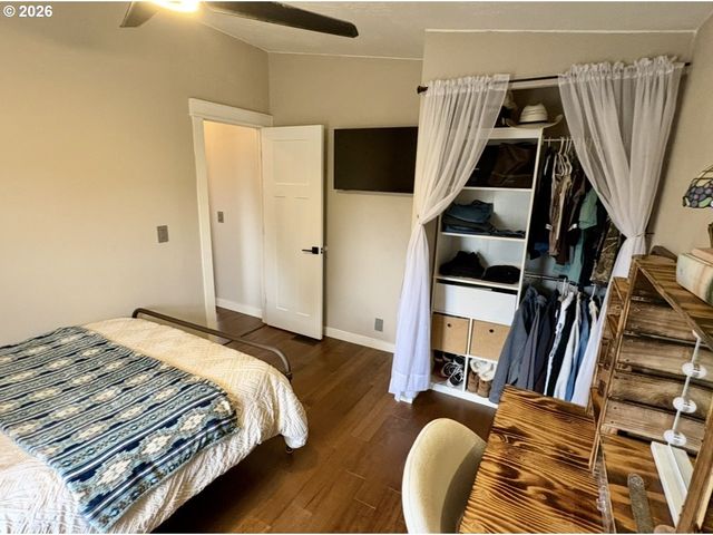 660 VILLAGE Dr 13, Molalla, OR 97038