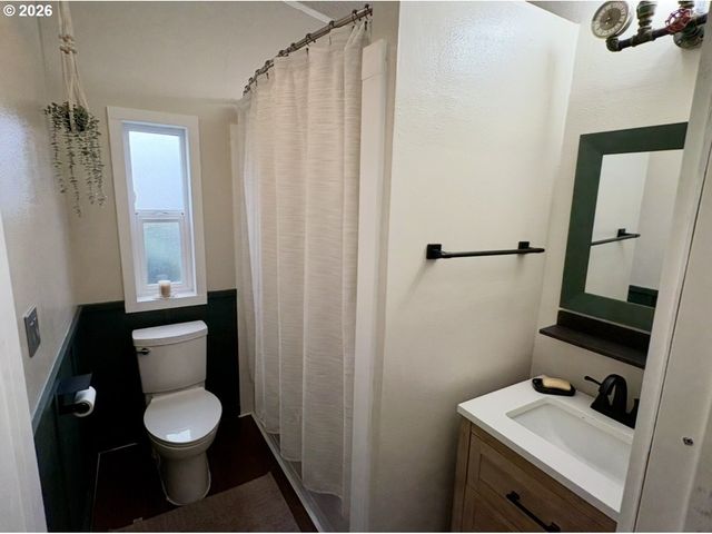 660 VILLAGE Dr 13, Molalla, OR 97038