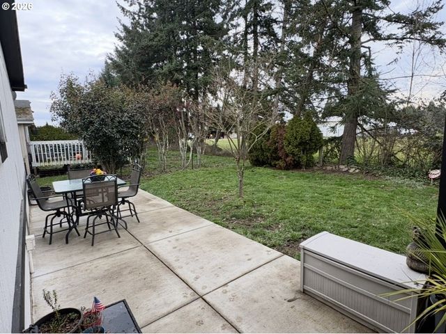 660 VILLAGE Dr 13, Molalla, OR 97038