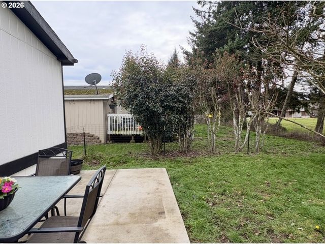 660 VILLAGE Dr 13, Molalla, OR 97038