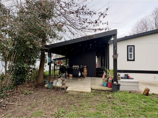 660 VILLAGE Dr 13, Molalla, OR 97038