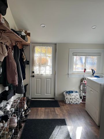 4 N West Street, Hillsdale City, MI 49242