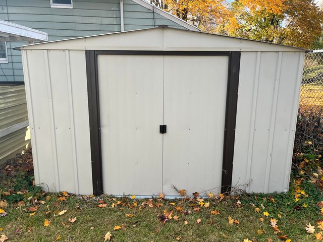 4 N West Street, Hillsdale City, MI 49242