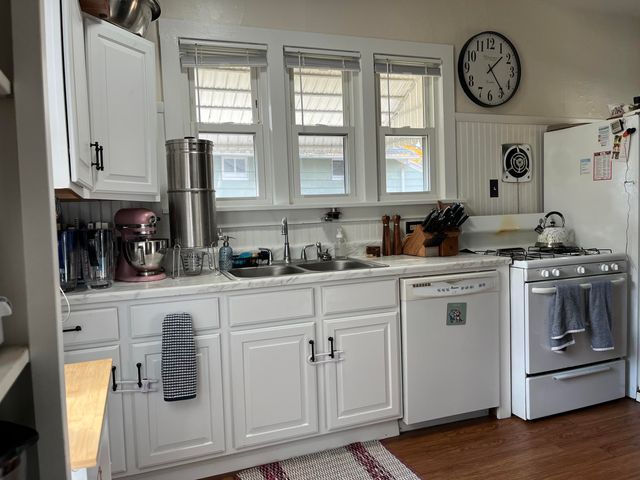 4 N West Street, Hillsdale City, MI 49242