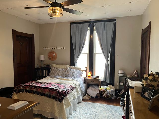 4 N West Street, Hillsdale City, MI 49242