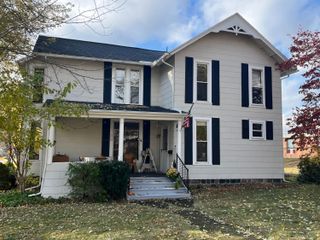 4 N West Street, Hillsdale City, MI 49242