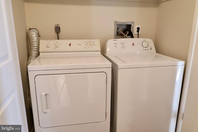 2063 HARBOUR DR, Palmyra, NJ 08065