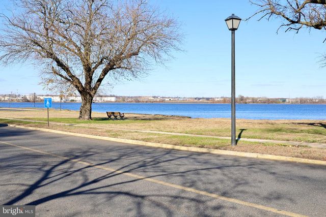 2063 HARBOUR DR, Palmyra, NJ 08065