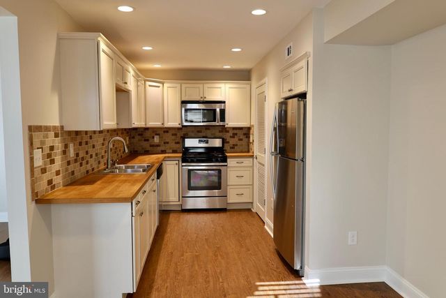 2063 HARBOUR DR, Palmyra, NJ 08065