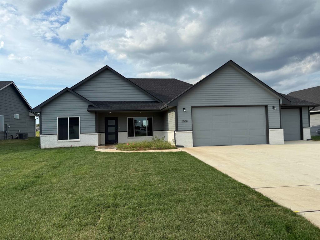 5534 W 42nd Street South, Wichita, KS 67215