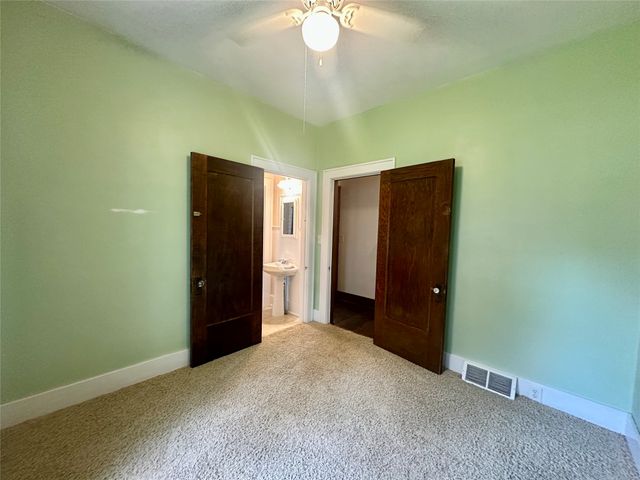 305 S Chestnut Street, Jefferson, IA 50129